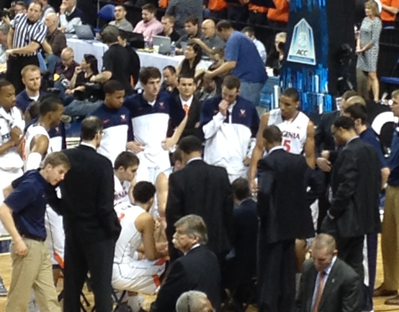 Illustration for article titled How A UVa Fan Bluffed His Way Into The Huddle At The ACC Title Game